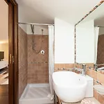 Flo' - Piscina Privata, Relax & Privacy 别墅 *